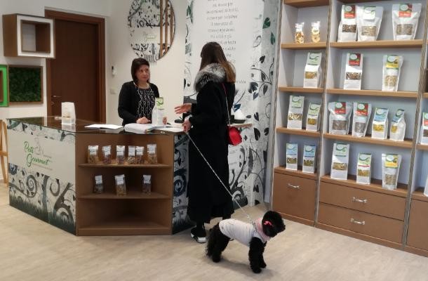 apre-a-legnano-pets-gourmet-la-prima-gastronomia-per-cani-e-gatti-legnanonews Apre a Legnano Pets Gourmet, la prima gastronomia per cani e gatti - LegnanoNews Pets News  